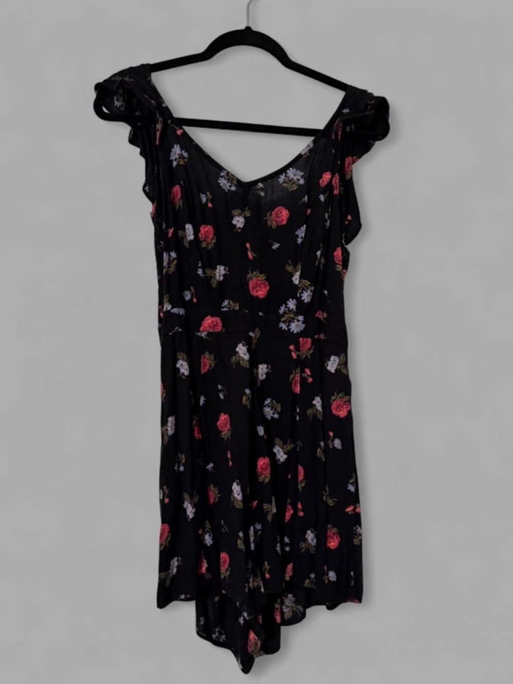 American Eagle Floral Open Back Flutter Sleeve Romper Small with Pockets